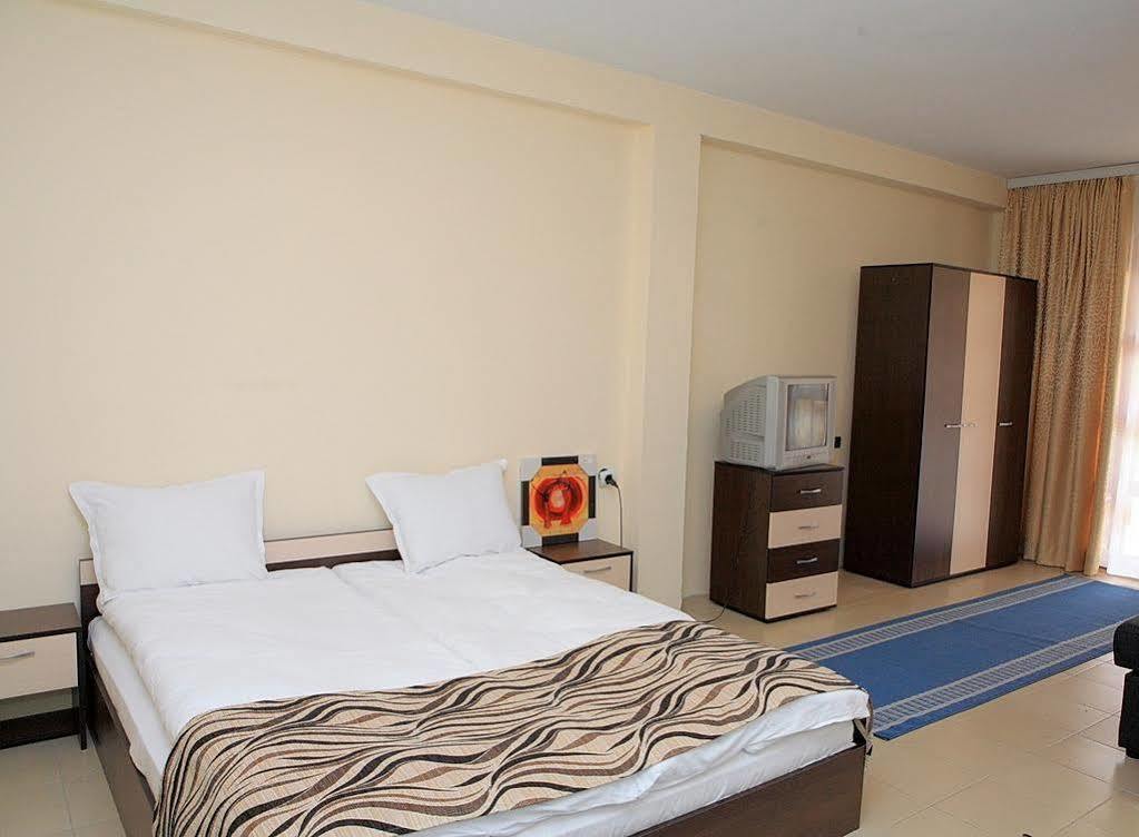Hotel St.St. Constantine And Helena à Sandanski Extérieur photo